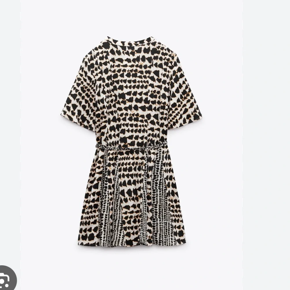 Zara Short Sleeve V-Neck Mini Dress. New With Tags. - Picture 5 of 8